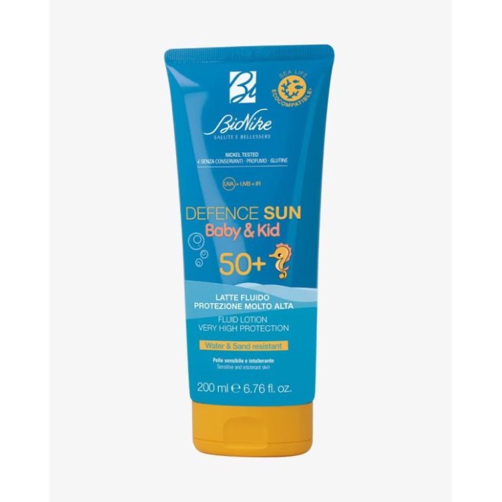 Defence Sun SPF 50+ Latte Fluido Solare Baby&Kid per Pelli Sensibili Resistente all\'Acqua 200 ml - Bionike