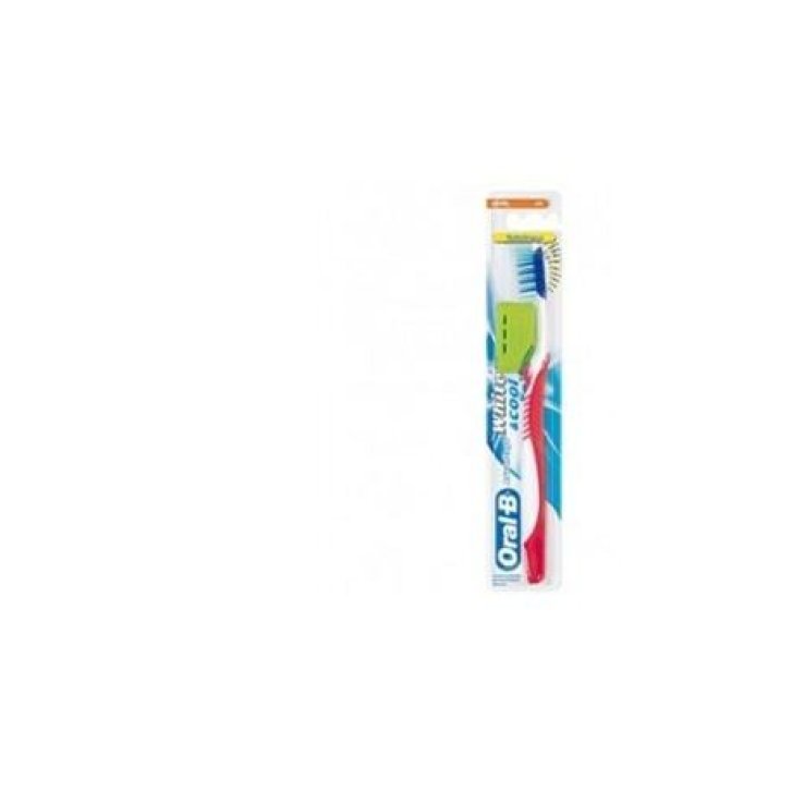 Oral-B Advant White&Cool Spazzolino Manuale Medio 35 mm con Nettalingua 1 Pezzo - Oral-B Oral-B Advant White&Cool Spazzolino Manuale Medio 35 mm con Nettalingua 1 Pezzo - Oral-B