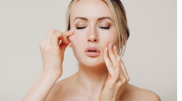Come mantenere la pelle elastica con creme e integratori