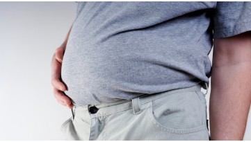 Abbuffate natalizie: aumento di peso o semplice gonfiore?