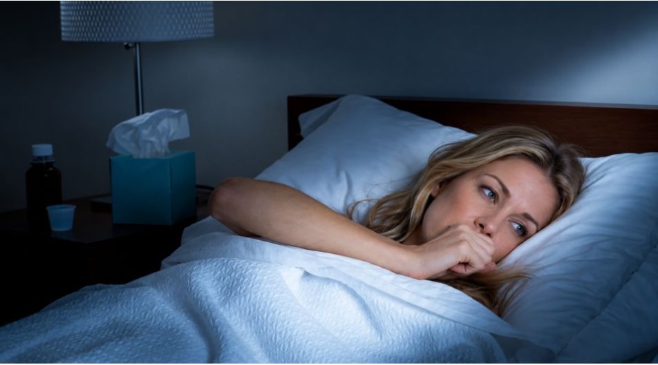 Di giorno quasi niente, di notte la tosse non dà tregua: cosa cambia?