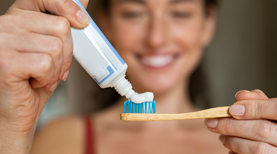 Igiene orale: come scegliere correttamente dentifricio e collutorio